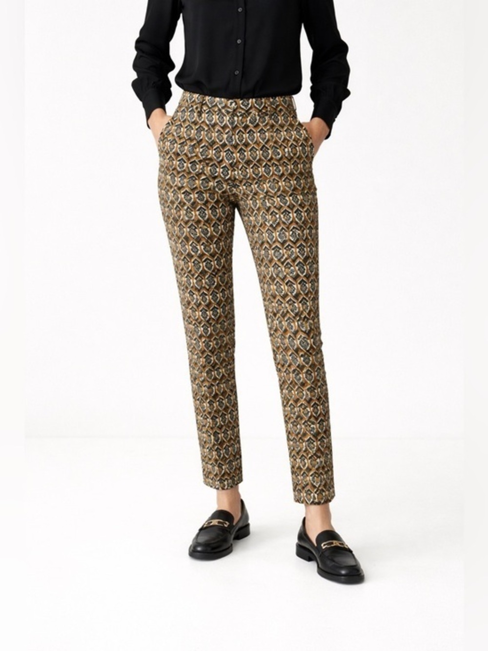 THE LIMITED STRAIGHT PANTS NWOT Straight Leg Ornate Design Size 10